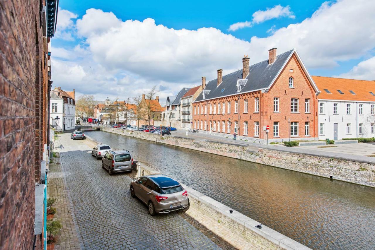 Charming Place Along The Canals In ブルージュ エクステリア 写真
